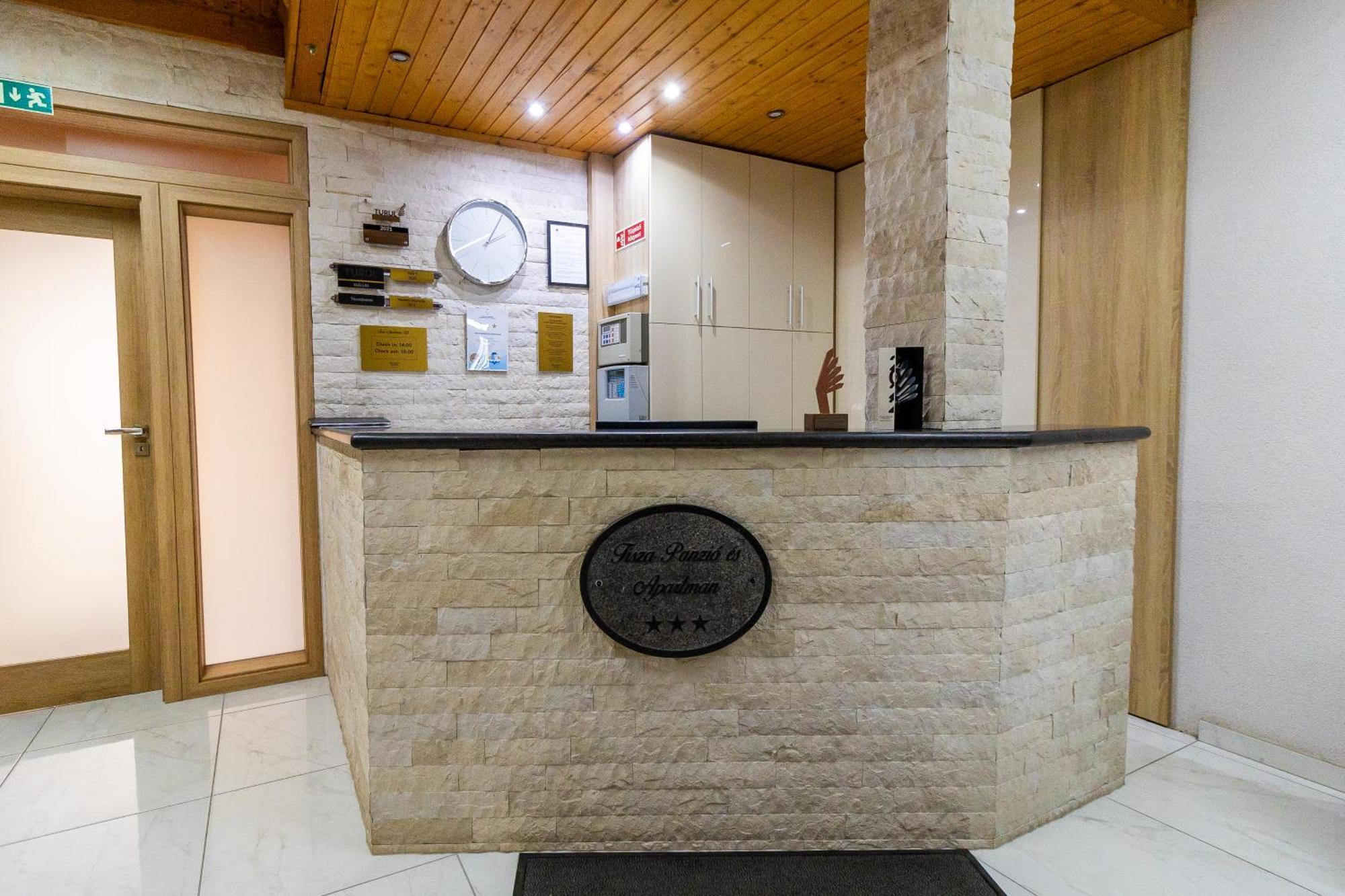 Tisza Panzio Es Apartman ทิสเซาอีแวรอช ภายนอก รูปภาพ